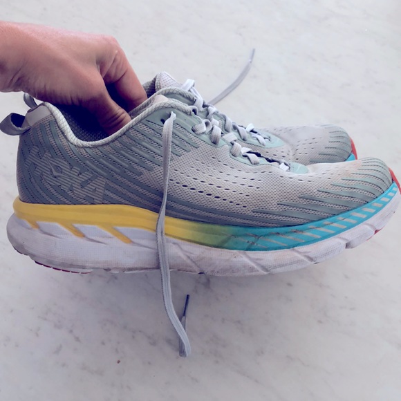 Hoka One One Shoes - Women’s Hoka One One Clifton size 9